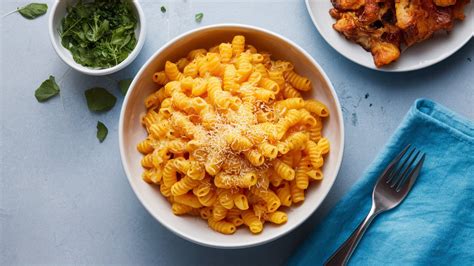How does Three Cheese Macaroni fit into your Daily Goals - calories, carbs, nutrition