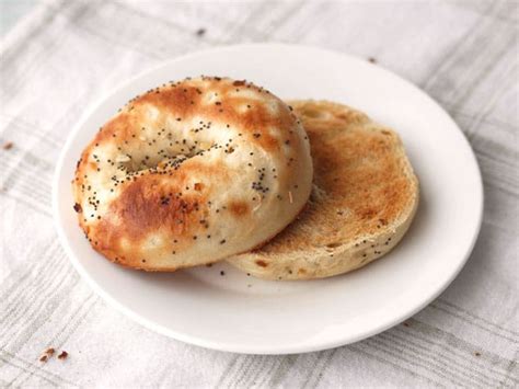 How does Toasted Bagel fit into your Daily Goals - calories, carbs, nutrition