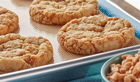 How does Toffee Cookies fit into your Daily Goals - calories, carbs, nutrition