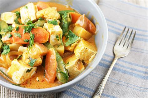 How does Tofu Curried Sesame Vegetables & Rice fit into your Daily Goals - calories, carbs, nutrition