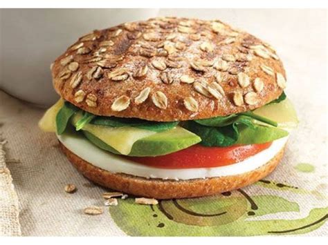 How does Tom/Spinach/Egg White Sandwich fit into your Daily Goals - calories, carbs, nutrition