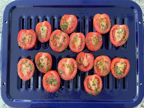 How does Tomatoes 6x6 Broiled Parmesan Halved fit into your Daily Goals - calories, carbs, nutrition