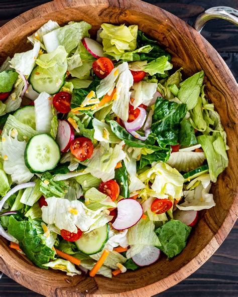 How does Tossed Garden Salad & Tomato Vinaigrette fit into your Daily Goals - calories, carbs, nutrition