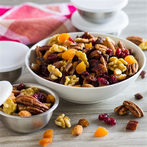 How does Trail Mix Fruit & Nut fit into your Daily Goals - calories, carbs, nutrition