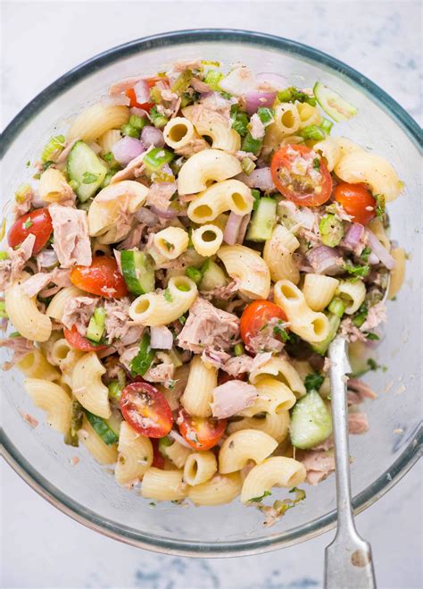 How does Tuna Club withPasta Salad fit into your Daily Goals - calories, carbs, nutrition