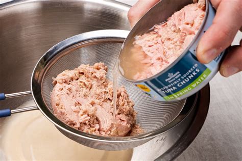 How does Tuna Mayonnaise Pot fit into your Daily Goals - calories, carbs, nutrition