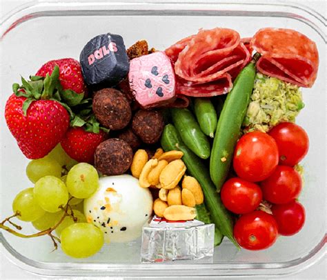 How does Tuna Salad Snack Box (76500.5) fit into your Daily Goals - calories, carbs, nutrition