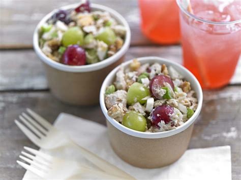 How does Tuna Salad and Grapes Perfect Pairing fit into your Daily Goals - calories, carbs, nutrition