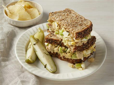 How does Tuna Salad on White Bread fit into your Daily Goals - calories, carbs, nutrition