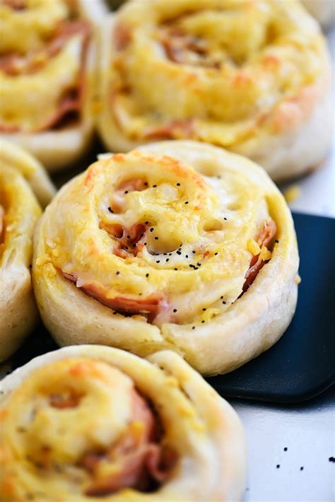 How does Turkey, Ham and Cheese on Roll, ACC-ST fit into your Daily Goals - calories, carbs, nutrition