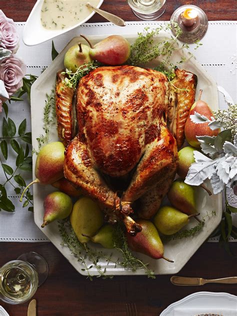 How does Turkey, Pear, & Gorgonzola Salad fit into your Daily Goals - calories, carbs, nutrition