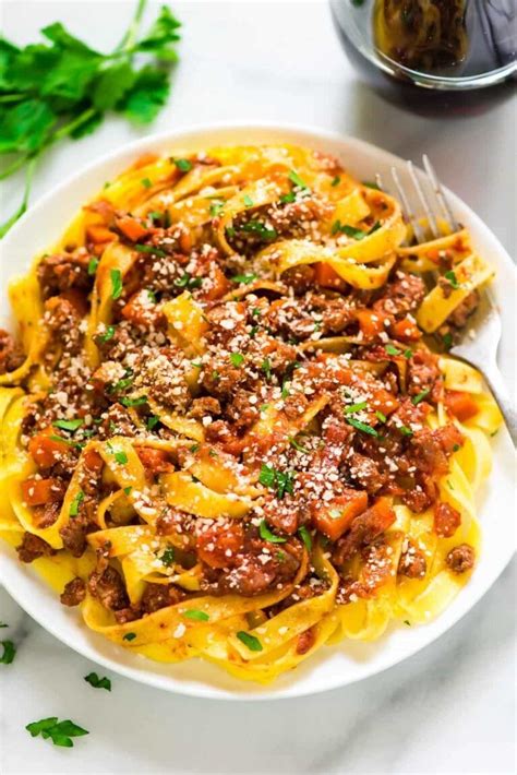 How does Turkey Bolognese & Whole Wheat Spaghetti fit into your Daily Goals - calories, carbs, nutrition