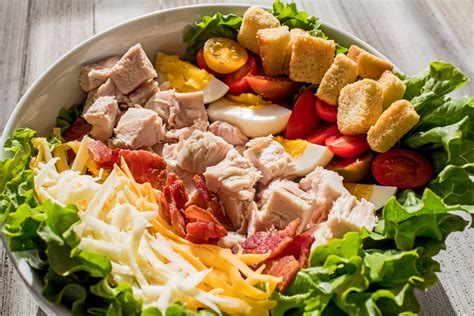 How does Turkey Chef Salad fit into your Daily Goals - calories, carbs, nutrition