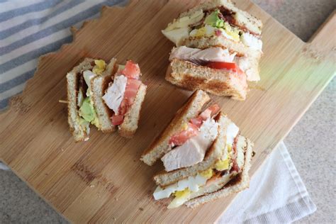 How does Turkey Cobb Club Sandwich fit into your Daily Goals - calories, carbs, nutrition