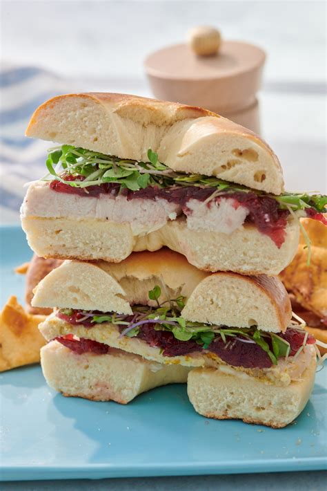 How does Turkey Cranberry Bagel Sandwich fit into your Daily Goals - calories, carbs, nutrition