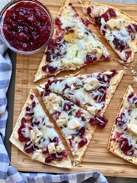 How does Turkey Flatbread with Cranberry Mayo fit into your Daily Goals - calories, carbs, nutrition