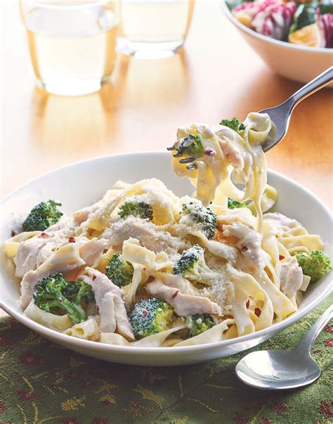 How does Turkey Fresca with Fettuccine fit into your Daily Goals - calories, carbs, nutrition