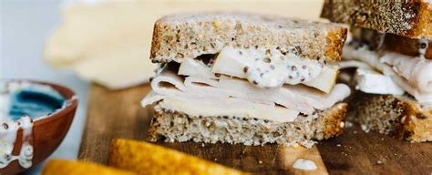 How does Turkey Honey Dijon Brie Thin - Roast Turkey and Brie with Honey Mustard (37001.0) fit into your Daily Goals - calories, carbs, nutrition