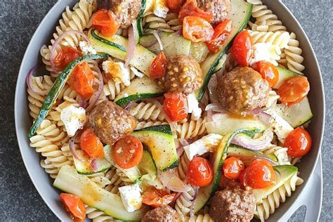 How does Turkey Meatballs with Pasta and Salad fit into your Daily Goals - calories, carbs, nutrition