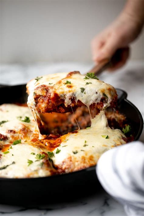 How does Turkey Parmesan fit into your Daily Goals - calories, carbs, nutrition