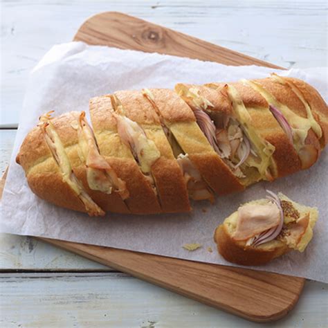 How does Turkey and Swiss on Baguette fit into your Daily Goals - calories, carbs, nutrition