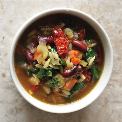 How does Tuscan Minestrone Soup (Mindful) 12 oz fit into your Daily Goals - calories, carbs, nutrition