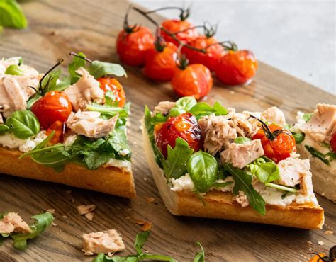 How does Tuscan Tuna Bruschetta fit into your Daily Goals - calories, carbs, nutrition