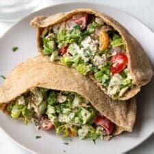 How does Tuscan Tuna on Pita fit into your Daily Goals - calories, carbs, nutrition