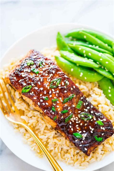 How does Twelve Noodle Bowl Asian Soy Ginger Salmon fit into your Daily Goals - calories, carbs, nutrition