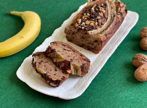 How does Unbelievable Banana Bread fit into your Daily Goals - calories, carbs, nutrition