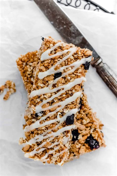 How does Vanilla Blueberry Granola Bar fit into your Daily Goals - calories, carbs, nutrition