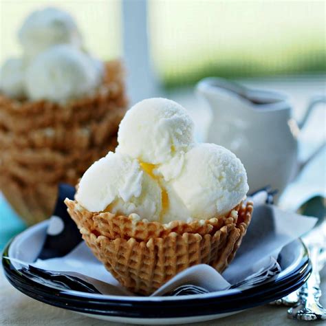 How does Vanilla Ice Cream #201 fit into your Daily Goals - calories, carbs, nutrition