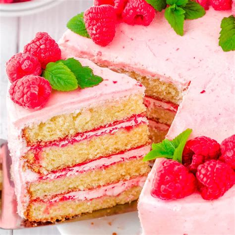 How does Vanilla Raspberry Cake fit into your Daily Goals - calories, carbs, nutrition