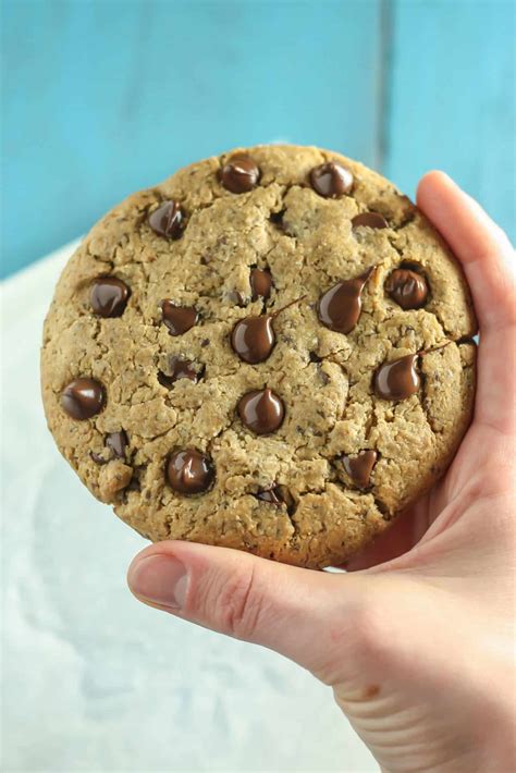 How does Vegan Chocolate Chip Cookies fit into your Daily Goals - calories, carbs, nutrition