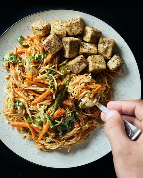 How does Vegan Chow Mein fit into your Daily Goals - calories, carbs, nutrition