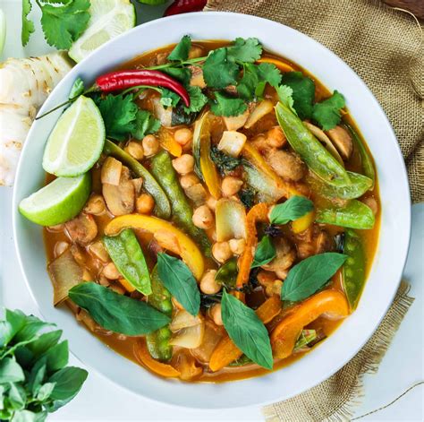 How does Vegan Thai Curry fit into your Daily Goals - calories, carbs, nutrition