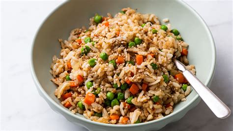 How does Vegetable Fried Brown Rice fit into your Daily Goals - calories, carbs, nutrition