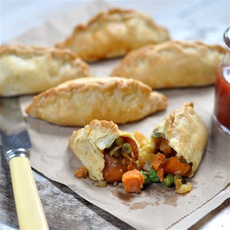 How does Vegetable Pasty fit into your Daily Goals - calories, carbs, nutrition