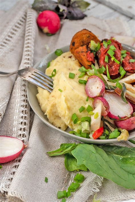 How does Vegetable Pesto Mashed Potato Bowl (1) fit into your Daily Goals - calories, carbs, nutrition