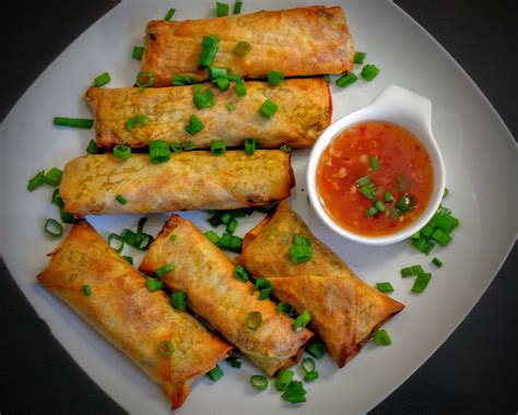 How does Vegetable Spring Rolls fit into your Daily Goals - calories, carbs, nutrition