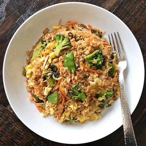 How does Vegetarian Fried Rice fit into your Daily Goals - calories, carbs, nutrition