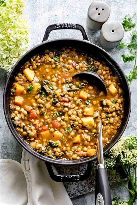 How does Vegetarian Lentil & Spinach Soup fit into your Daily Goals - calories, carbs, nutrition