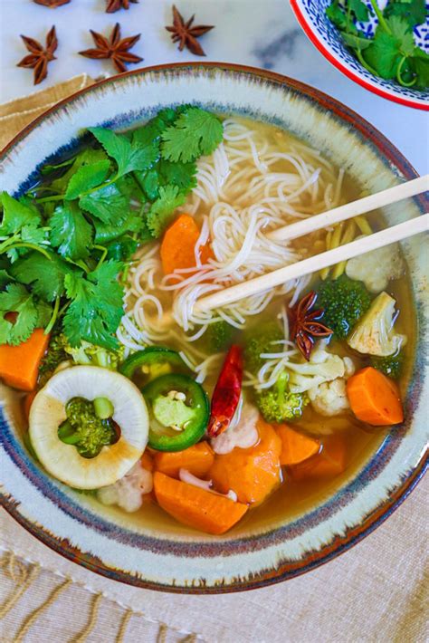 How does Vegetarian Pho Noodle Soup fit into your Daily Goals - calories, carbs, nutrition