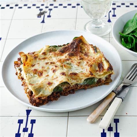 How does Veggie Mince Lasagne fit into your Daily Goals - calories, carbs, nutrition