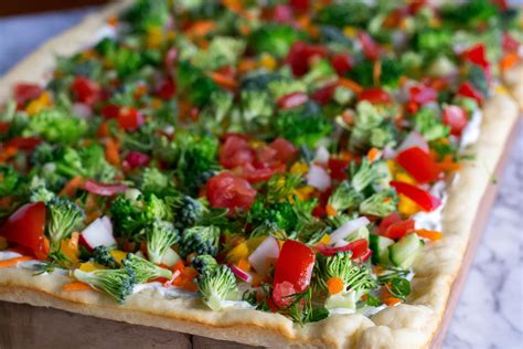 How does Veggie Pizza fit into your Daily Goals - calories, carbs, nutrition