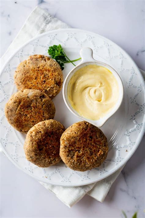 How does Veggie Sausage Patties fit into your Daily Goals - calories, carbs, nutrition