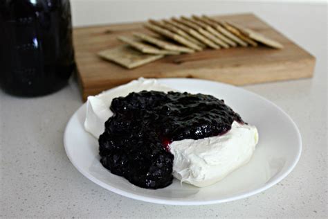 How does Very Berry Cream Cheese Dip fit into your Daily Goals - calories, carbs, nutrition