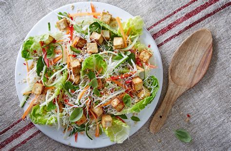 How does Vietnamese Tofu Salad fit into your Daily Goals - calories, carbs, nutrition