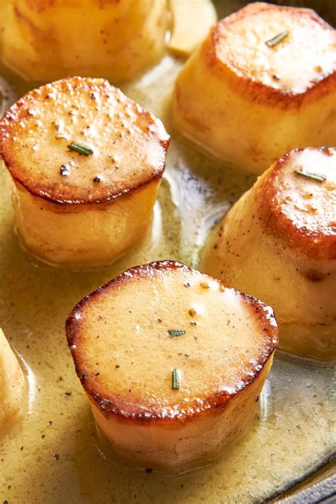 How does WHOLE+SUM FONDANT POTATO fit into your Daily Goals - calories, carbs, nutrition