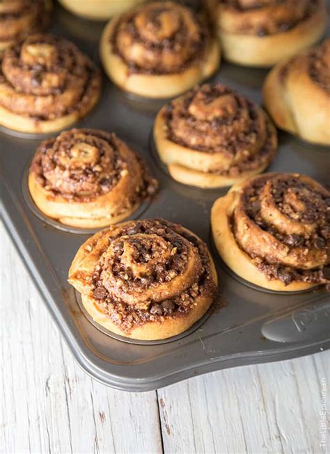 How does Walnut Tea Cinnamon Rolls fit into your Daily Goals - calories, carbs, nutrition